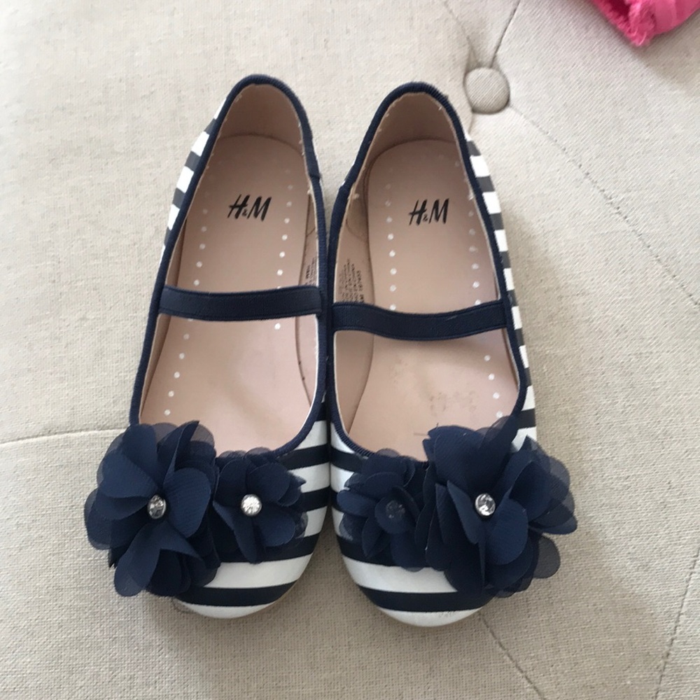 H&M navy and white striped toddler girl shoes